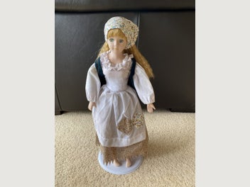 Image 1 of 7