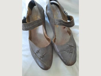 Image 1 of 3