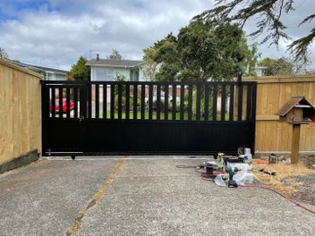 Image 1 of 7