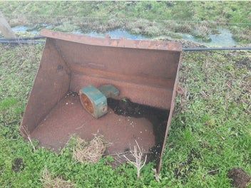 Image 1 of 2