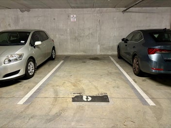 Image 1 of 7