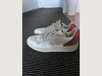 Image 1 of 5
