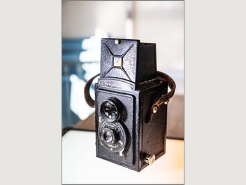 Image 1 of 8