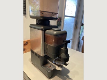 Image 1 of 7