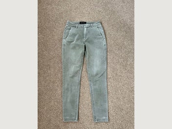 Image 1 of 7