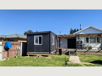 Image 1 of 6
