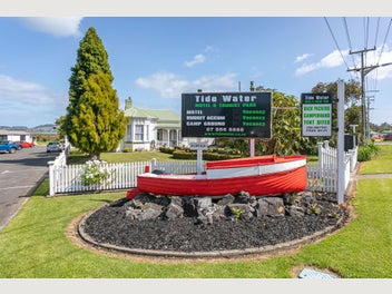 Image 1 of 20