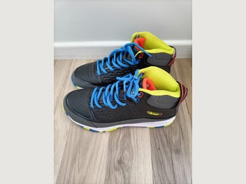 Image 1 of 5