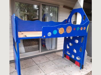 Image 1 of 6