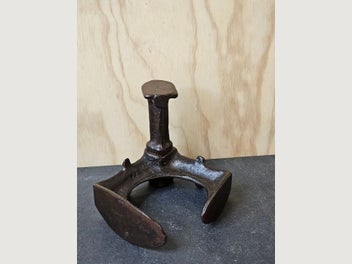 Image 1 of 7