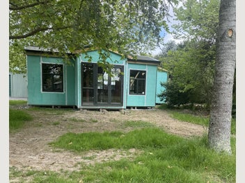 Image 1 of 7
