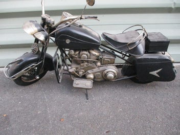 Image 1 of 7