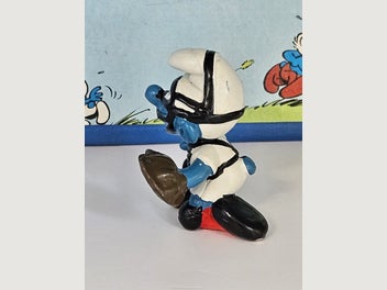 Image 1 of 4
