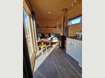 Image 1 of 7