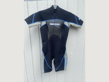 Image 1 of 6