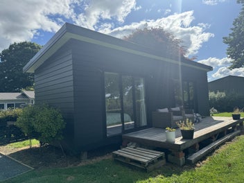Image 1 of 7