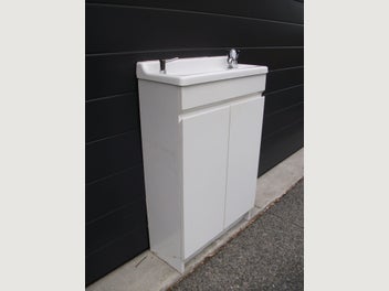 Image 1 of 7