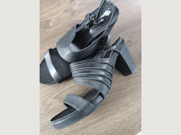 Image 1 of 6