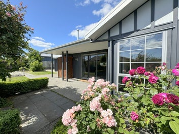Image 1 of 1