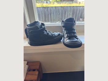 Image 1 of 5