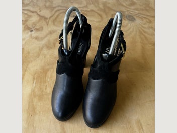 Image 1 of 6