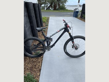 Image 1 of 7