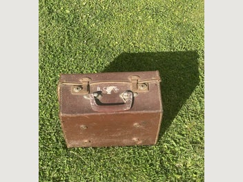 Image 1 of 7
