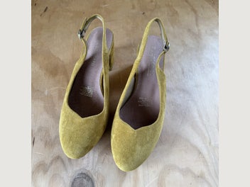 Image 1 of 5