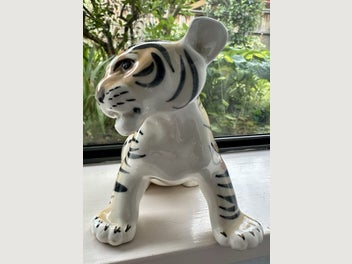 Image 1 of 5