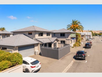 Image 1 of 20