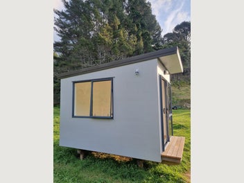 Image 1 of 7