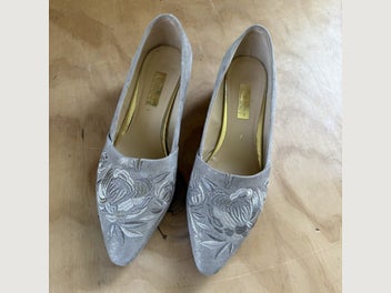 Image 1 of 5