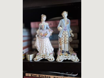 Image 1 of 7