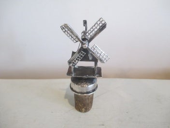 Image 1 of 7