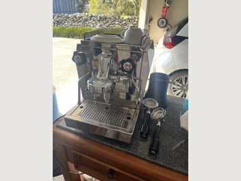 Image 1 of 7
