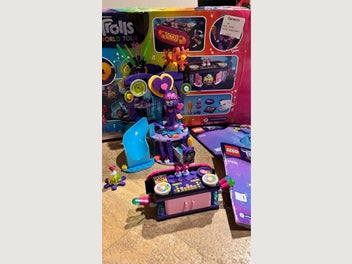 Image 1 of 7