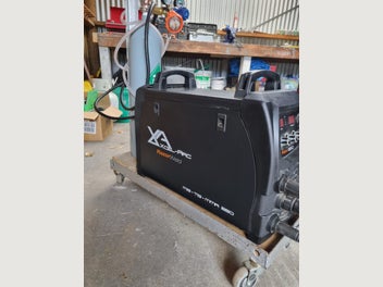 Image 1 of 7