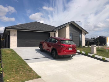 Image 1 of 7