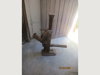 Image 1 of 7