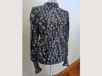 Image 1 of 7