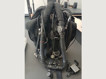 Image 1 of 7