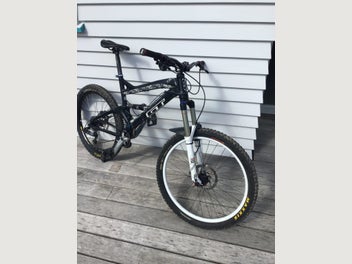 Image 1 of 8