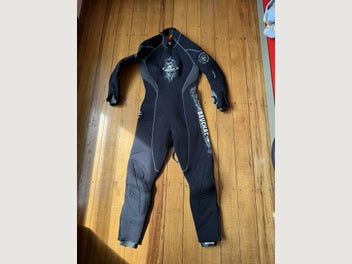 Image 1 of 7