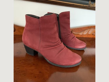 Image 1 of 4