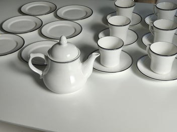 Image 1 of 6
