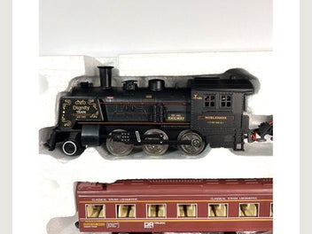 Image 1 of 7