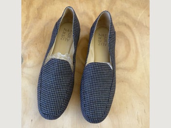 Image 1 of 5