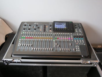 Image 1 of 5