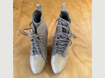 Image 1 of 6