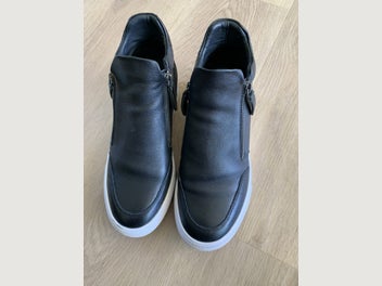 Image 1 of 6